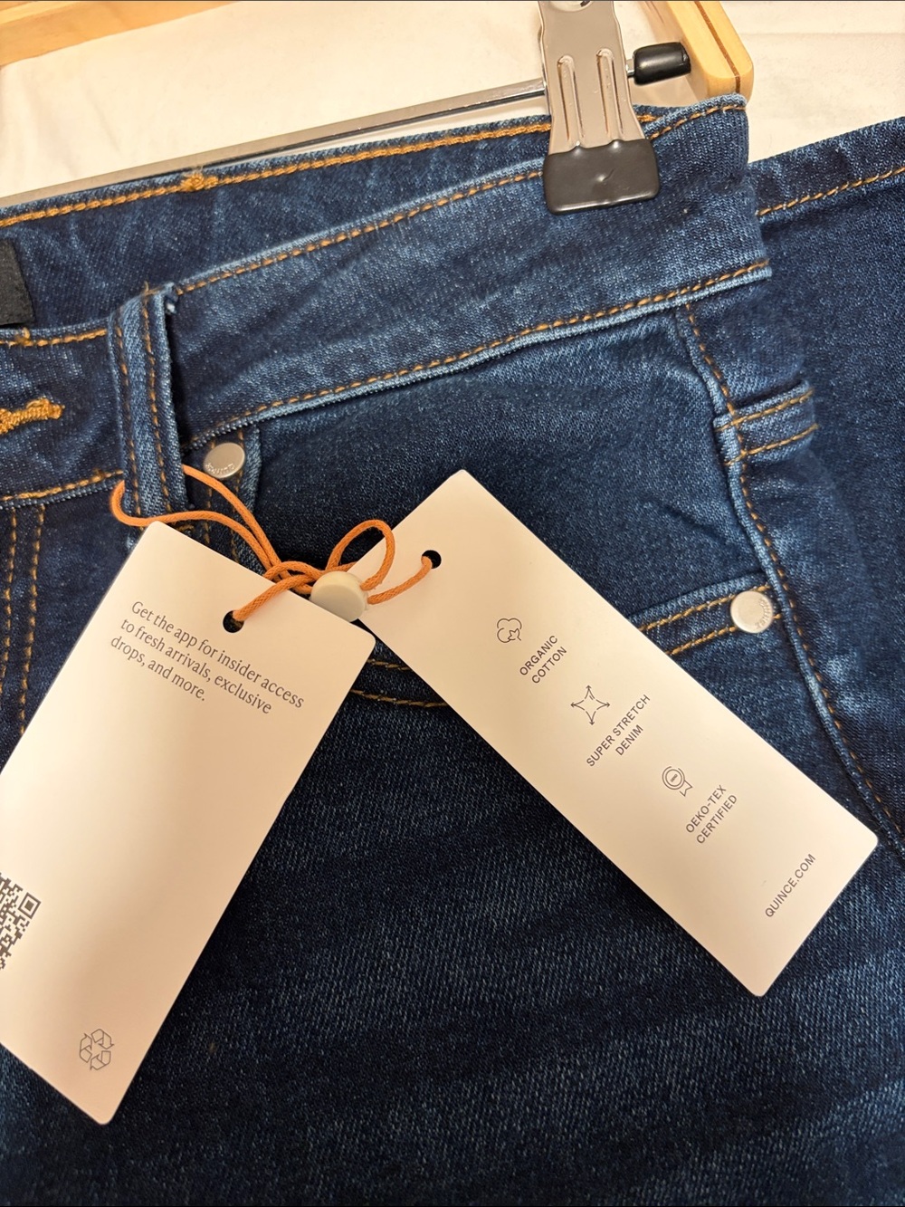 Quince size 28  wide leg dark Wash jeans organic cotton. Super stretch denim